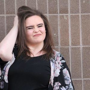 Meet your Posher, Maya